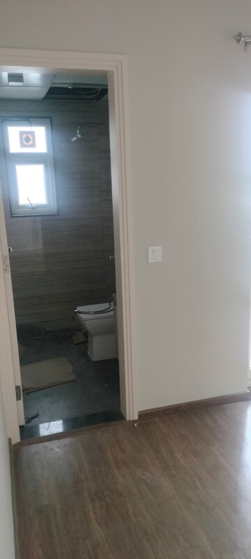 Room in 2.5 BHK Builder Floor at Central Park Cerise Suites, Sohna Sector 33 – for Rent