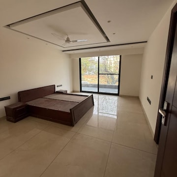 Bedroom in 3 BHK Builder Floor at Ansal Esencia - Amara Villas, Sector 67 – for Rent