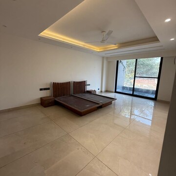 Room in 3 BHK Builder Floor at Ansal Esencia - Amara Villas, Sector 67 – for Rent