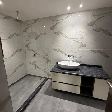 Bathroom in 3 BHK Builder Floor at Ansal Esencia - Amara Villas, Sector 67 – for Rent