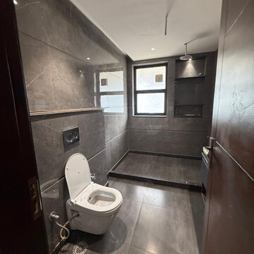 Bathroom in 3 BHK Builder Floor at Ansal Esencia - Amara Villas, Sector 67 – for Rent