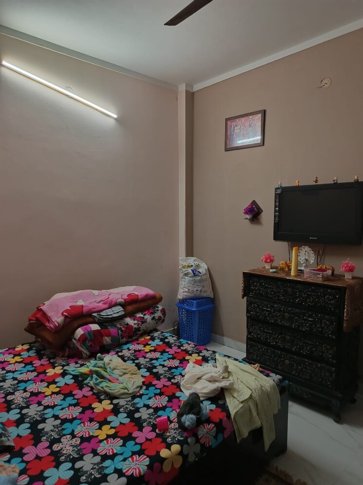 Bedroom, new-palam-vihar-3 3 Bedroom 970 Sq.Ft. Independent House In Sector 111 Gurgaon 8155032