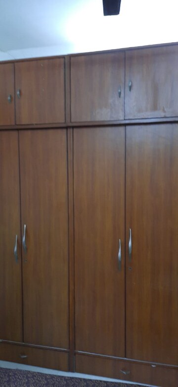 Furnished Amenities in 1 BHK Apartment at Khar West – for Rent