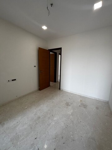 Room in 3 BHK Apartment at Ekta Tripolis, Goregaon West – for Rent
