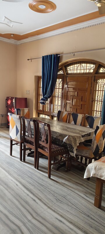 Living Room in 1.5 BHK Independent House at Gomti Nagar – for Rent