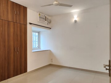 Room in 3 BHK Apartment at Vasant Kunj – for Rent