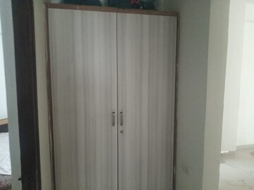 Room in 3 BHK Apartment at Chandkheda – for Rent