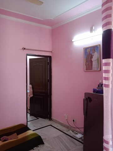 Room in 1 BHK Builder Floor at Sector 40 – for Rent