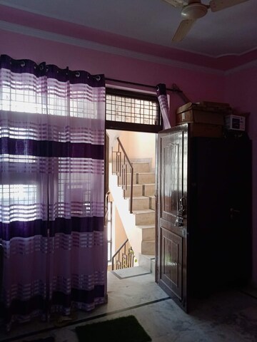 Staircase in 1 BHK Builder Floor at Sector 40 – for Rent