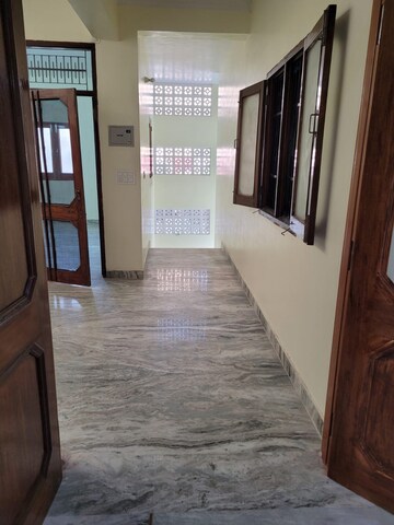 Room in 3 BHK Builder Floor at Vishal Nagar – for Rent