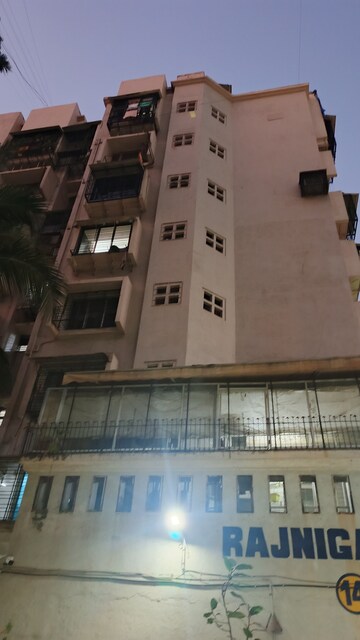 2 BHK Apartment For Resale in Rajnigandha CHS Andheri West Andheri West Mumbai  8155273