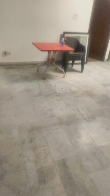Room in 3 BHK Builder Floor at Greater Kailash I – for Rent
