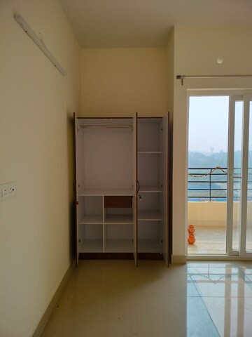Room in 3 BHK Apartment at Pardos Okas Residency, Sushant Golf City – for Sale