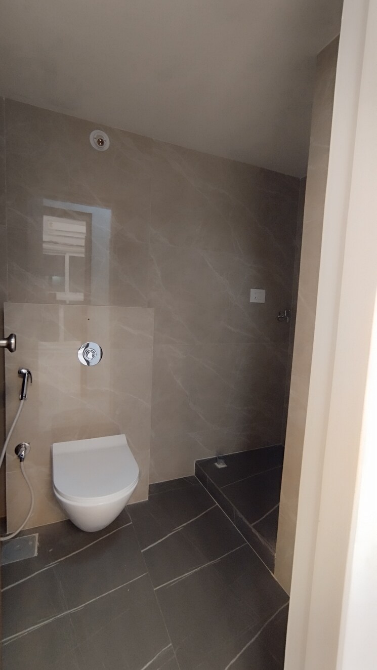 Bathroom, triveni-pearl 2 Bedroom 900 Sq.Ft. Apartment In Khadakpada Thane 8155388
