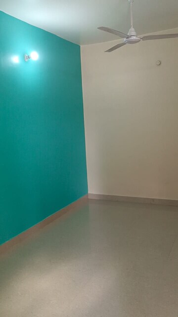 Room in 2 BHK Independent House at Gomti Nagar – for Rent