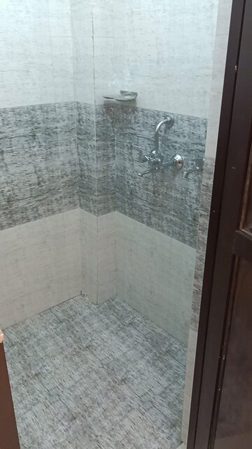 Bathroom in 2 BHK Independent House at Gomti Nagar – for Rent