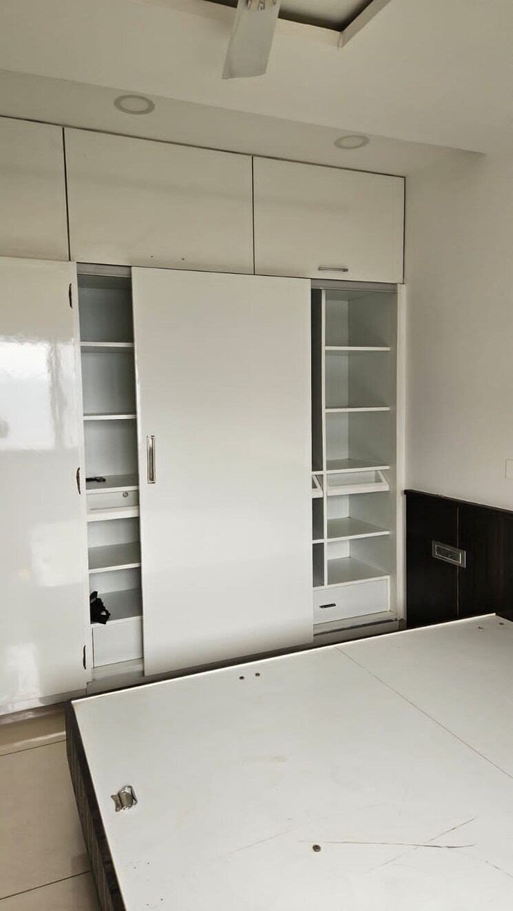 Room, paranjape-blue-ridge 5 Bedroom 2450 Sq.Ft. Apartment In Hinjewadi Pune 8155396