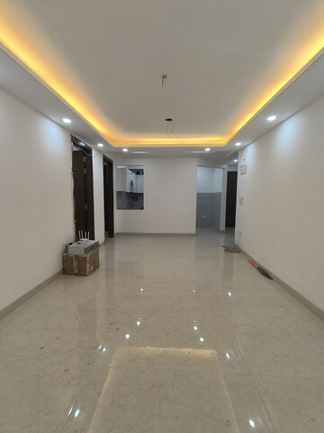 Room in 3 BHK Apartment at Saket – for Sale
