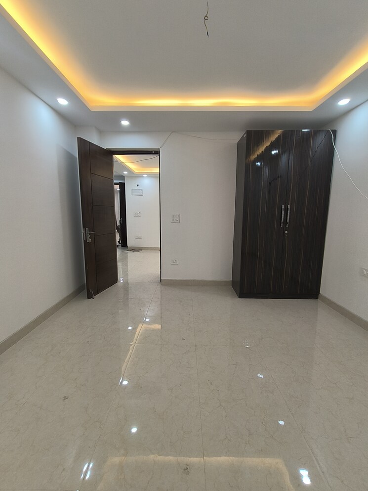 Room, saket 3 Bedroom 1800 Sq.Ft. Apartment In Saket Delhi 8155419