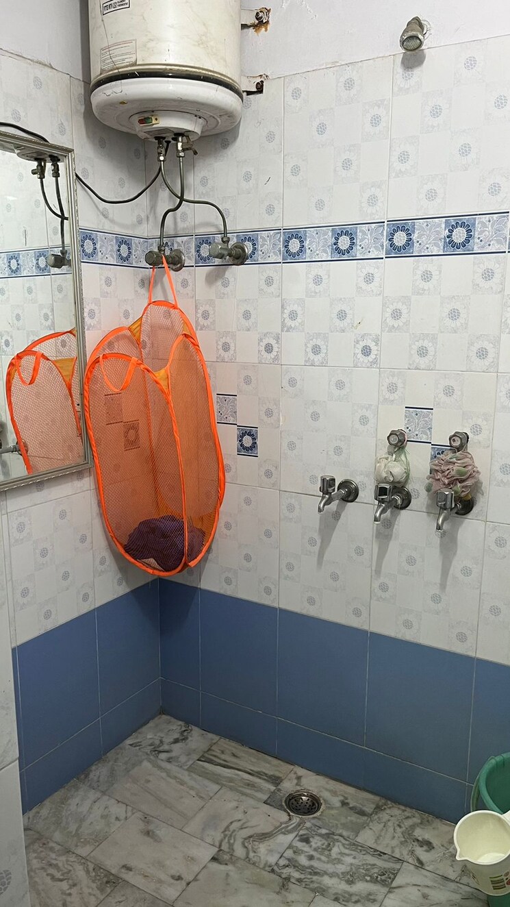 Bathroom, gomti nagar 2.5 Bedroom 1250 Sq.Ft. Independent House In Gomti Nagar Lucknow 8155424