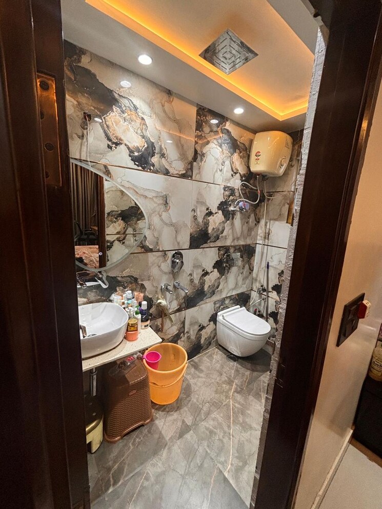 Attached Bathroom, rohini 2 Bedroom 900 Sq.Ft. Apartment In Rohini Delhi 8155425