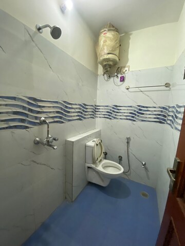 Master Bedroom in 3 BHK Independent House at Ansal Plaza Sector-23, Sector 23 – for Rent
