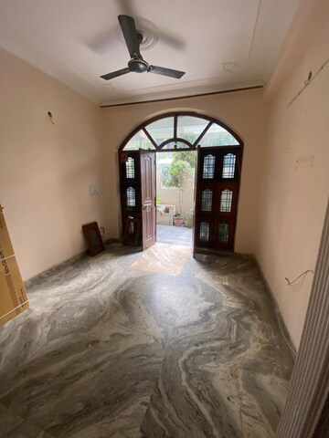 Room in 2 BHK Independent House at Ansal Plaza Sector-23, Sector 23 – for Rent