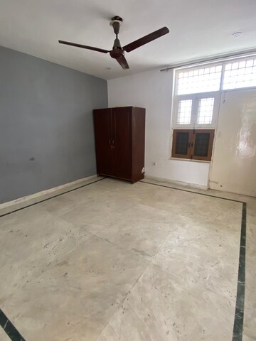 Room in 2 BHK Independent House at Ansal Plaza Sector-23, Sector 23 – for Rent