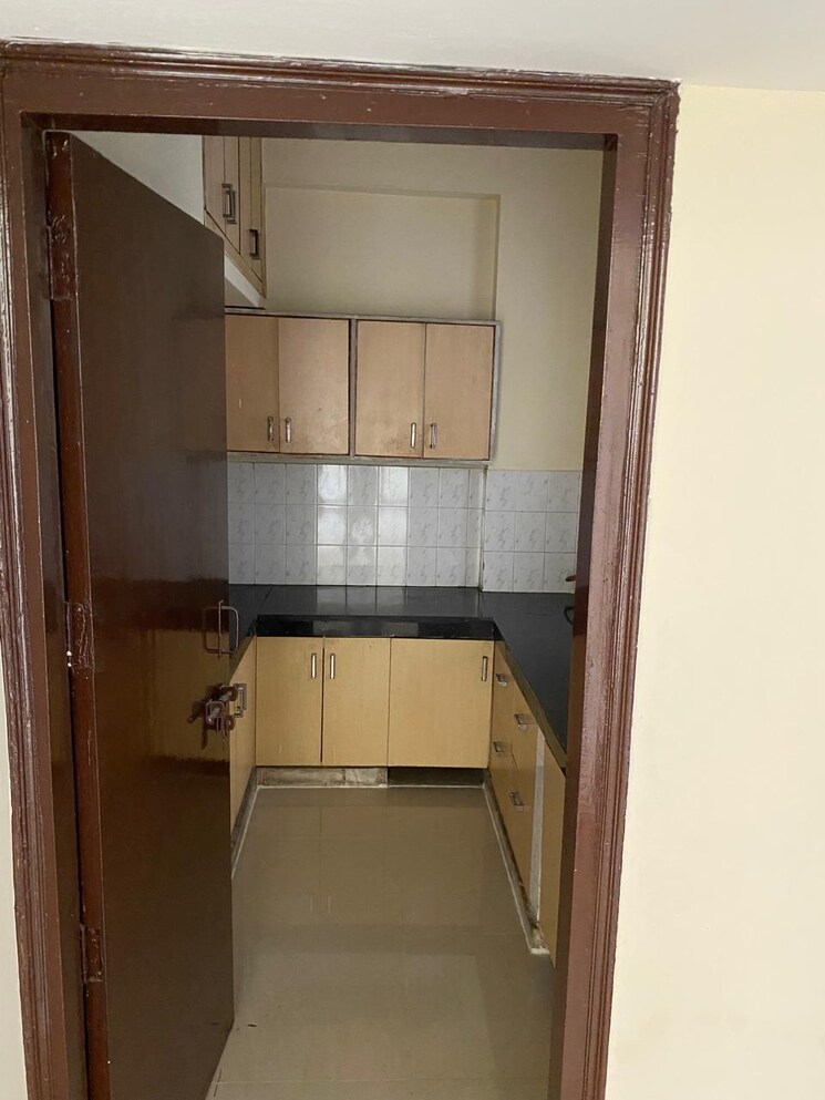 Bathroom, irwo-classic-apartment 2 Bedroom 800 Sq.Ft. Apartment In Sector 57 Gurgaon 8155481