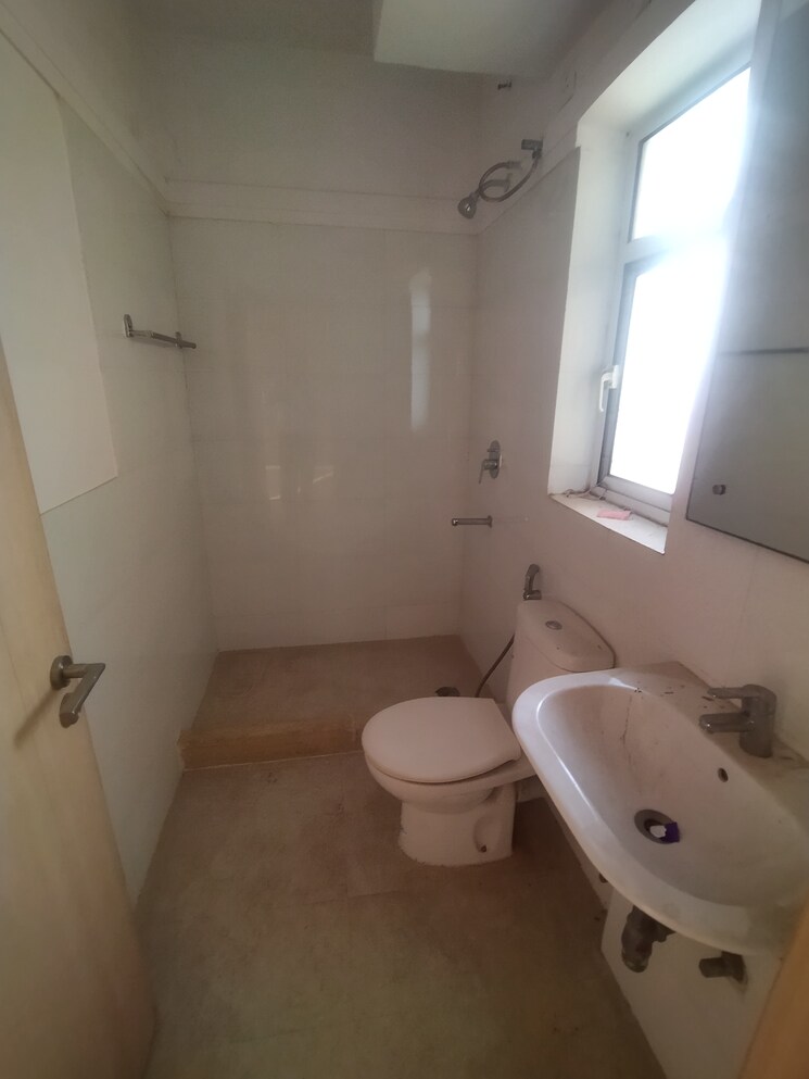 Bathroom, dlf-new-town-heights-iii 3 Bedroom 1930 Sq.Ft. Apartment In Sector 91 Gurgaon 8155482