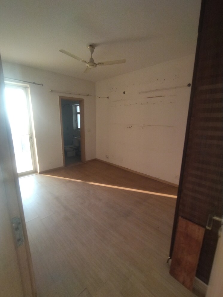 Room, dlf-new-town-heights-iii 3 Bedroom 1930 Sq.Ft. Apartment In Sector 91 Gurgaon 8155482