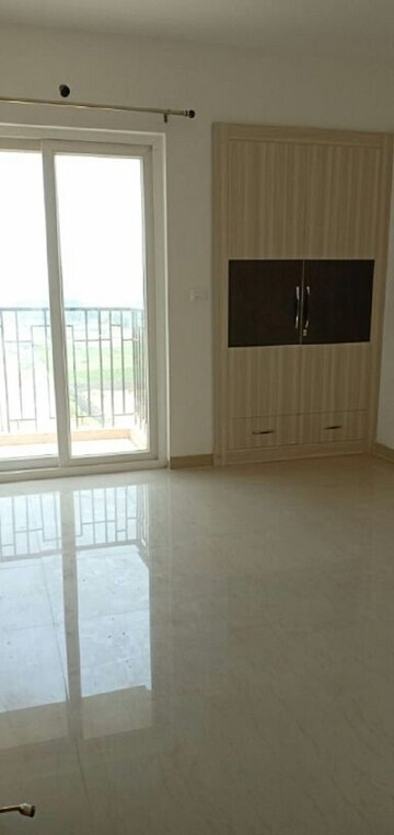 Room in 3 BHK Apartment at SDS NRI Residency Omega II, Omega Ii Greater Noida – for Rent