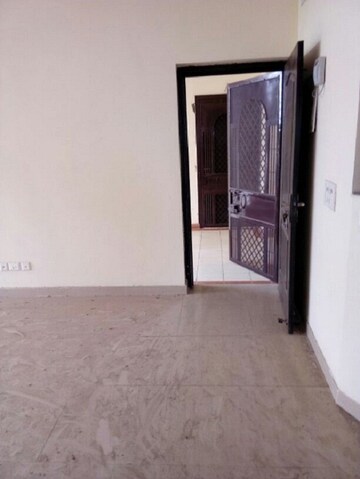 Room in 3 BHK Apartment at SDS NRI Residency Omega II, Omega Ii Greater Noida – for Rent
