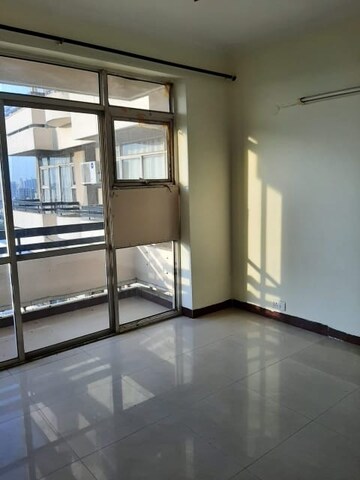 Room in 2 BHK Apartment at Ansal Sushant Estate, Sector 52 – for Rent