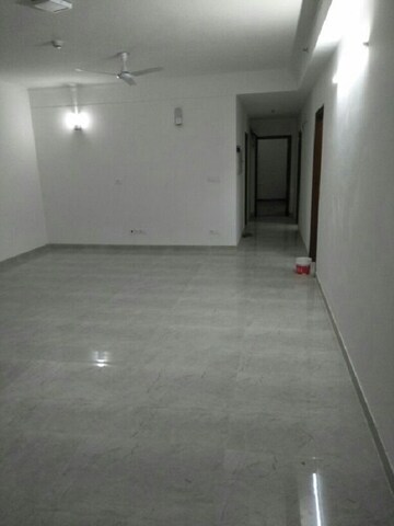 Room in 2 BHK Apartment at Today Kings Park, Omega I Greater Noida – for Rent