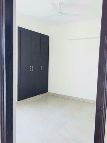 Room in 2 BHK Apartment at Stellar Mi Citihomes, Omicron Iii Greater Noida – for Rent