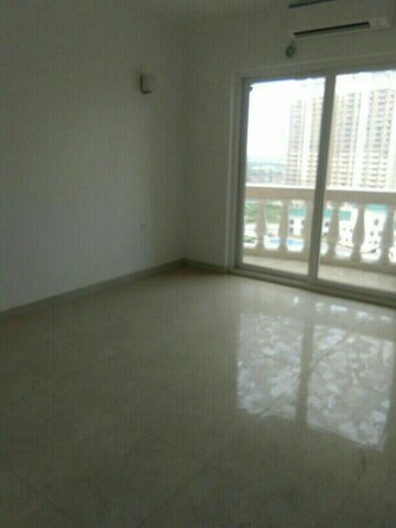 Room in 2 BHK Apartment at Stellar Mi Citihomes, Omicron Iii Greater Noida – for Rent