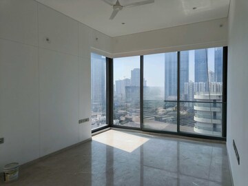 Room in 5 BHK Apartment at Rustomjee Crown, Prabhadevi – for Rent
