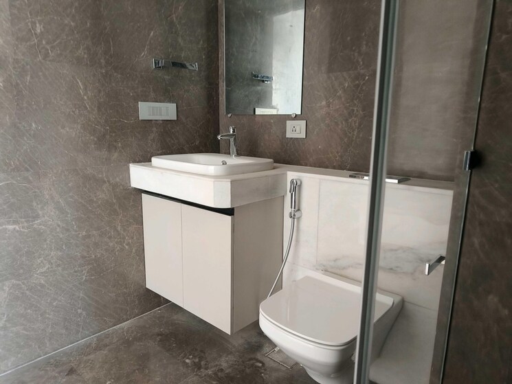 Bathroom, rustomjee-crown 5 Bedroom 3088 Sq.Ft. Apartment In Prabhadevi Mumbai 8155554