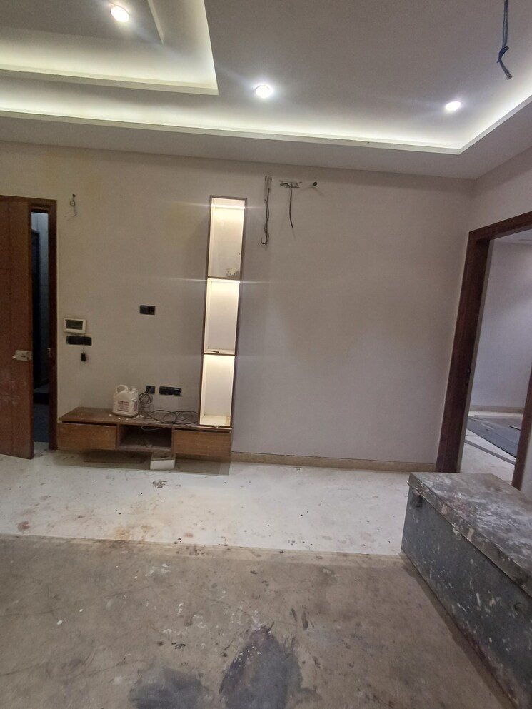 Kitchen, kirti nagar 3.5 Bedroom 1350 Sq.Ft. Builder Floor In Kirti Nagar Delhi 8155567