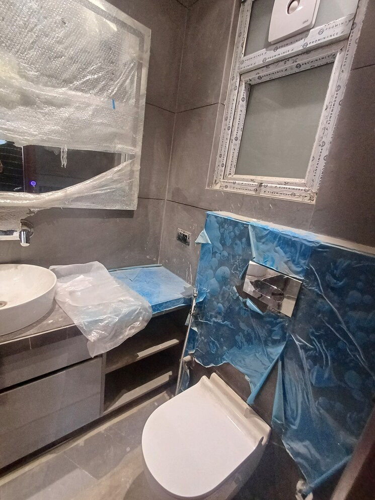 undefined, kirti nagar 3.5 Bedroom 1350 Sq.Ft. Builder Floor In Kirti Nagar Delhi 8155567