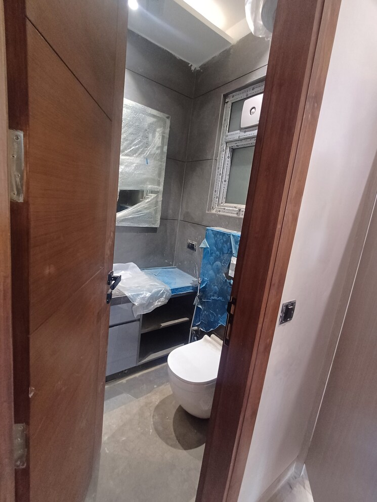 undefined, kirti nagar 3.5 Bedroom 1350 Sq.Ft. Builder Floor In Kirti Nagar Delhi 8155567