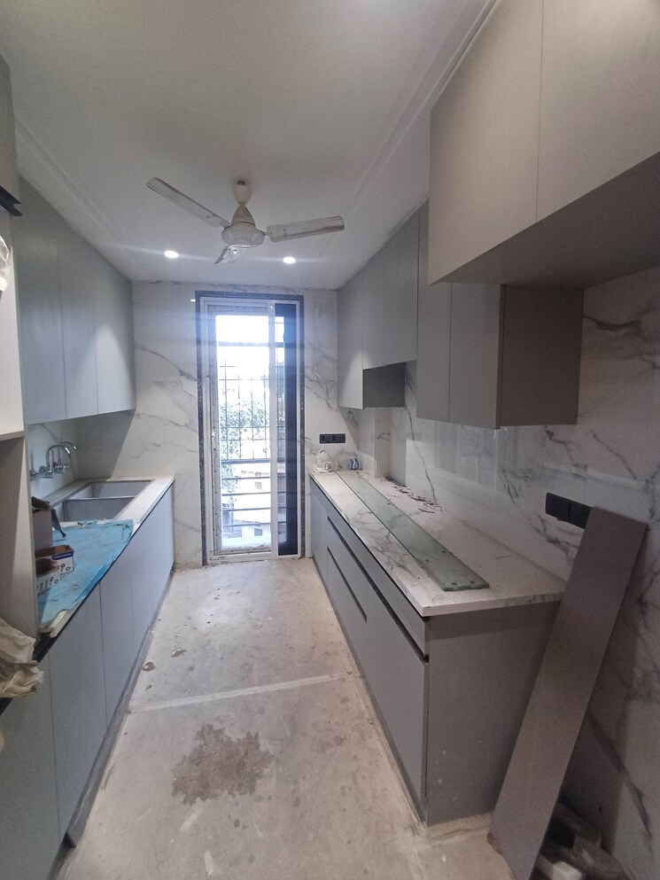 Kitchen, kirti nagar 3.5 Bedroom 1350 Sq.Ft. Builder Floor In Kirti Nagar Delhi 8155567