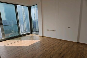 Room in 4 BHK Apartment at Rustomjee Crown, Prabhadevi – for Rent