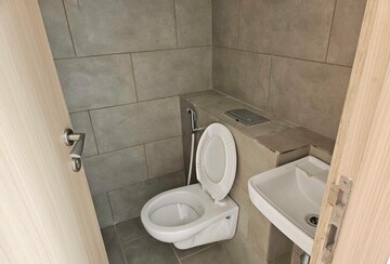 Bathroom in 4 BHK Apartment at Rustomjee Crown, Prabhadevi – for Rent