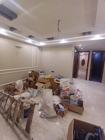 Furnished Amenities in 3 BHK Builder Floor at Mansarover Garden – for Sale