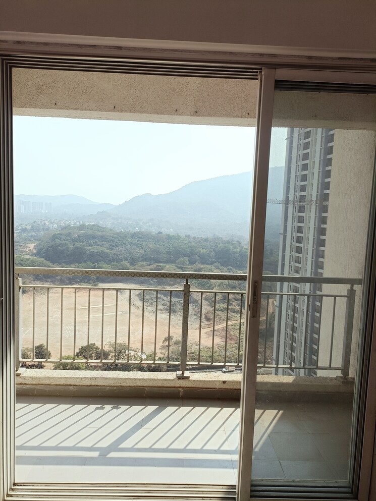 Room, godrej-emerald 3 Bedroom 1033 Sq.Ft. Apartment In Ghodbunder Road Thane 8155577