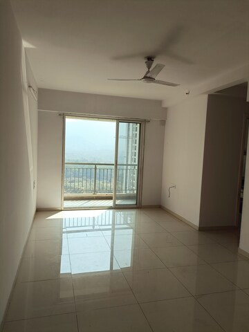 Room in 1.5 BHK Apartment at Godrej Emerald, Ghodbunder Road – for Sale