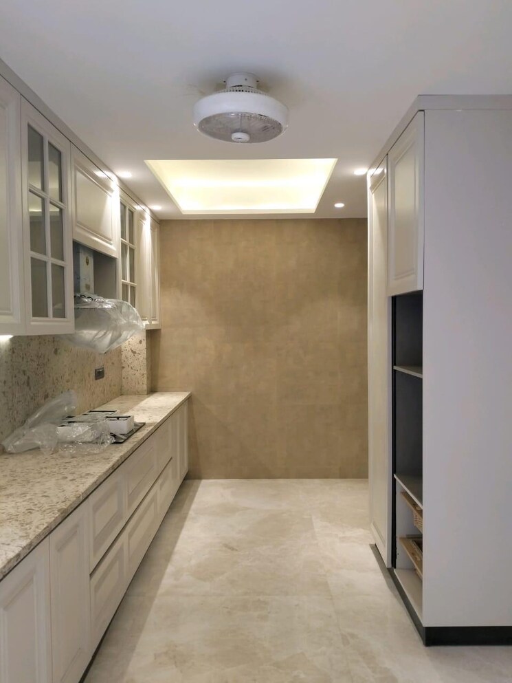 Kitchen, vivek vihar 4 Bedroom 300 Sq.Yd. Builder Floor In Vivek Vihar Delhi 8155604