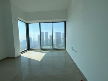 Room in 4 BHK Apartment at Prabhadevi CHS, Prabhadevi – for Rent